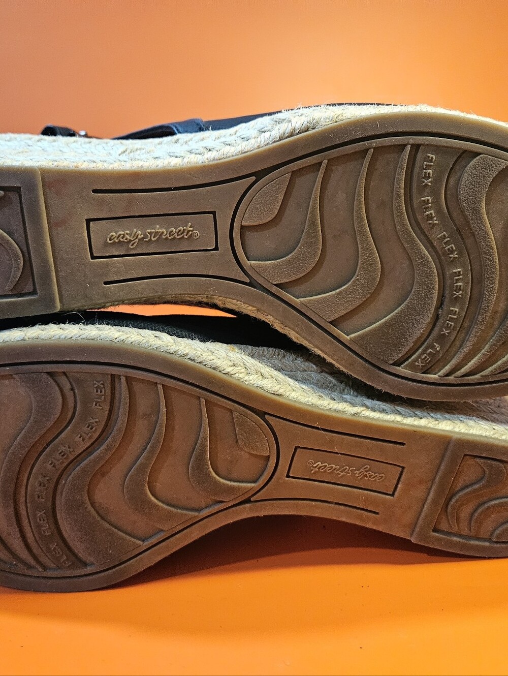 Easy Street Wedge Peek Toe Sandals. Size 8 Bin 2 - Picture 5 of 10